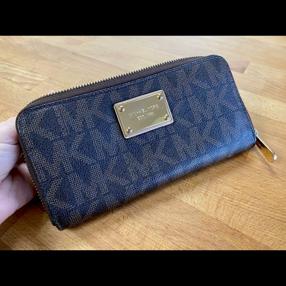 Michael Kors wallet